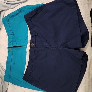 2 pairs Old Navy women's size 6 shorts